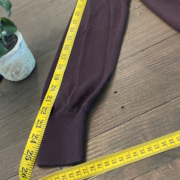 ๐3/$15๐Ann Taylor Factory cross front sweater. Size Med. - Picture 9 of 10